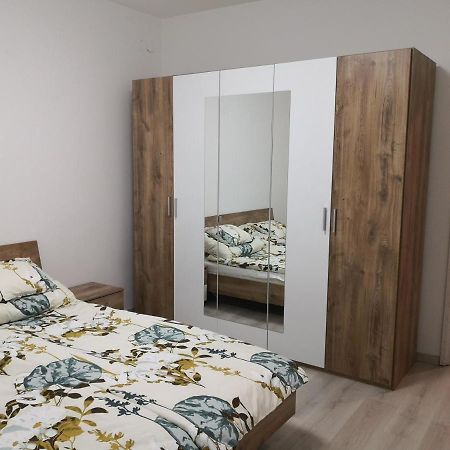 Oasis Apartman Сегед Екстериор снимка